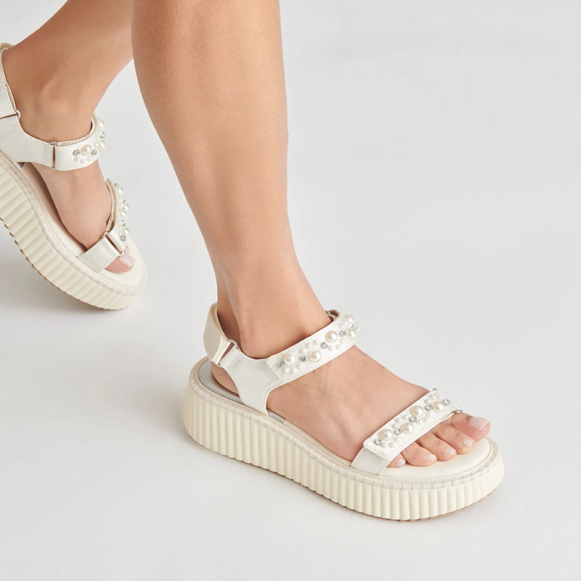 DEBRA PEARL SANDALS VANILLA PEARLS