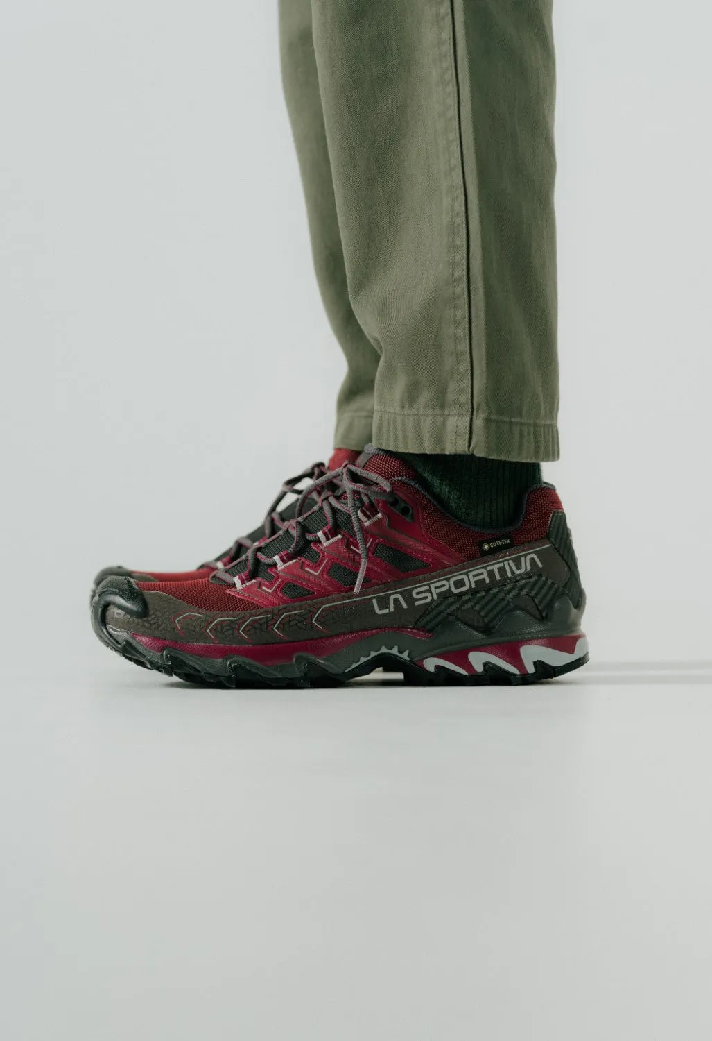 La Sportiva Ultra Raptor II GORE-TEX Women's Shoes - Red Plum/Carbon