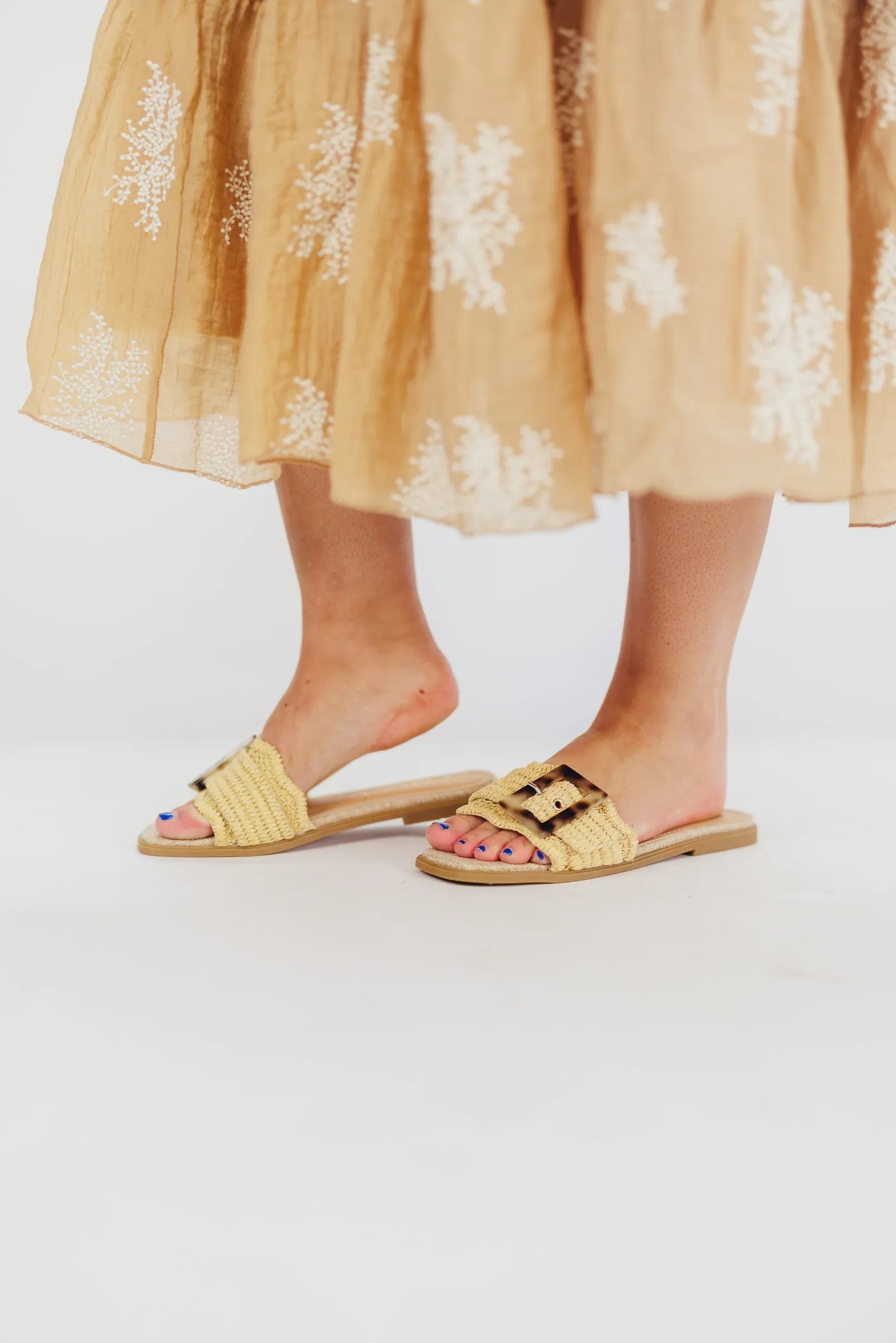 Leslie Raffia Slide with Tortoise Buckle in Yellow Camel