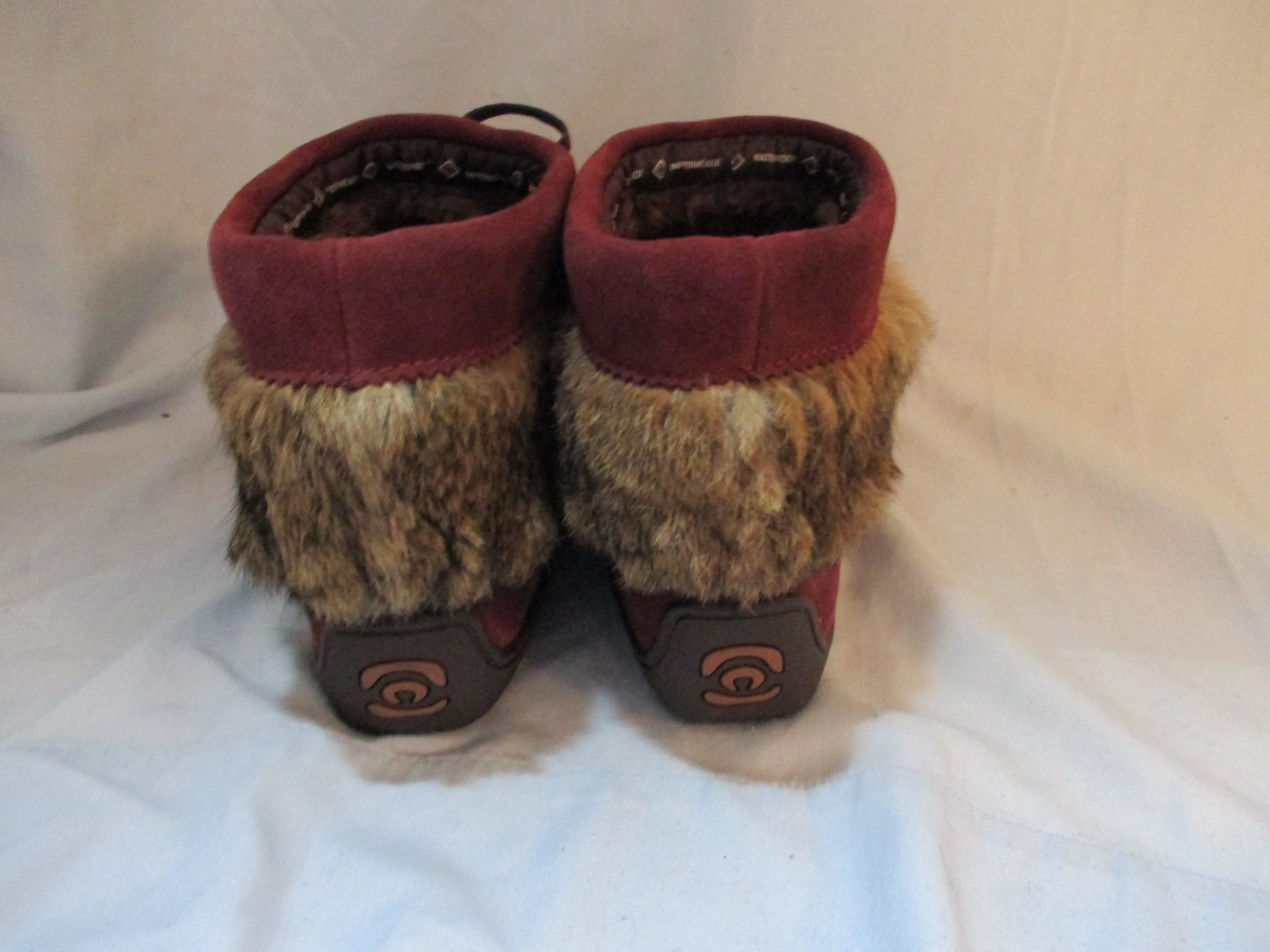 NEW MANITOBAH KEEWATIN WATERPROOF FUR Lined MUKLUK BEAD Bootie PLUM 9 Moccasin