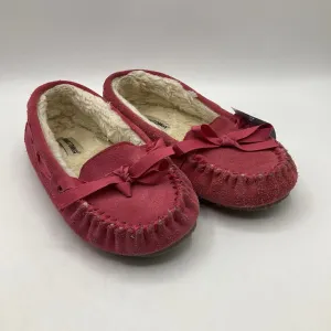 Size 1Y: Minnetonka Pink Suede Faux Fur Lined Moccasins